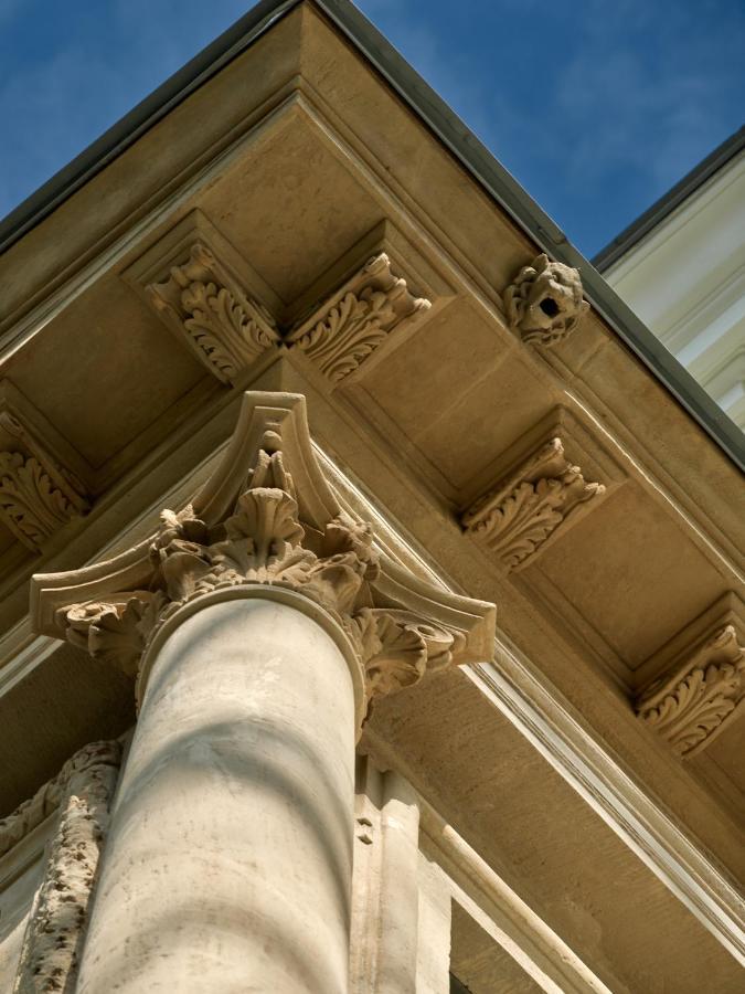 Hotel Altus Palace - Destigo Hotels Wroclaw Exterior photo The column of the main entrance